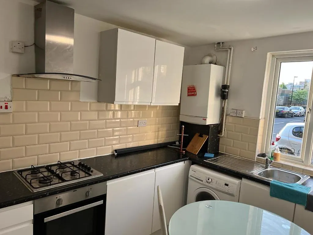 Homestay Grundy 32 Apartment London