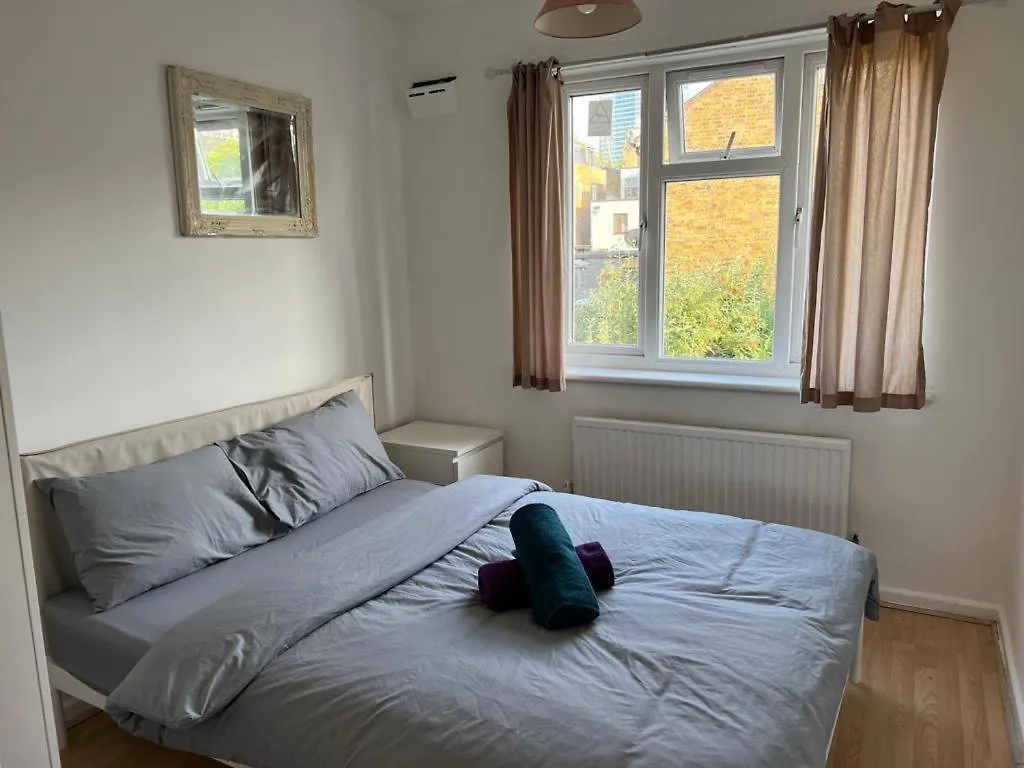 Grundy 32 Apartment London Homestay